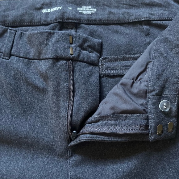Old Navy HighRise Pixie Flare with Secret Smooth Pockets Blue/Gray Pants Size 14 - Picture 4 of 11